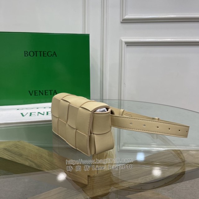 Bottega veneta高端女包 KF0015燕麥色 寶緹嘉CAEESTTE腰包 BV經典款手工編織手包腰包胸包斜挎包  gxz1208